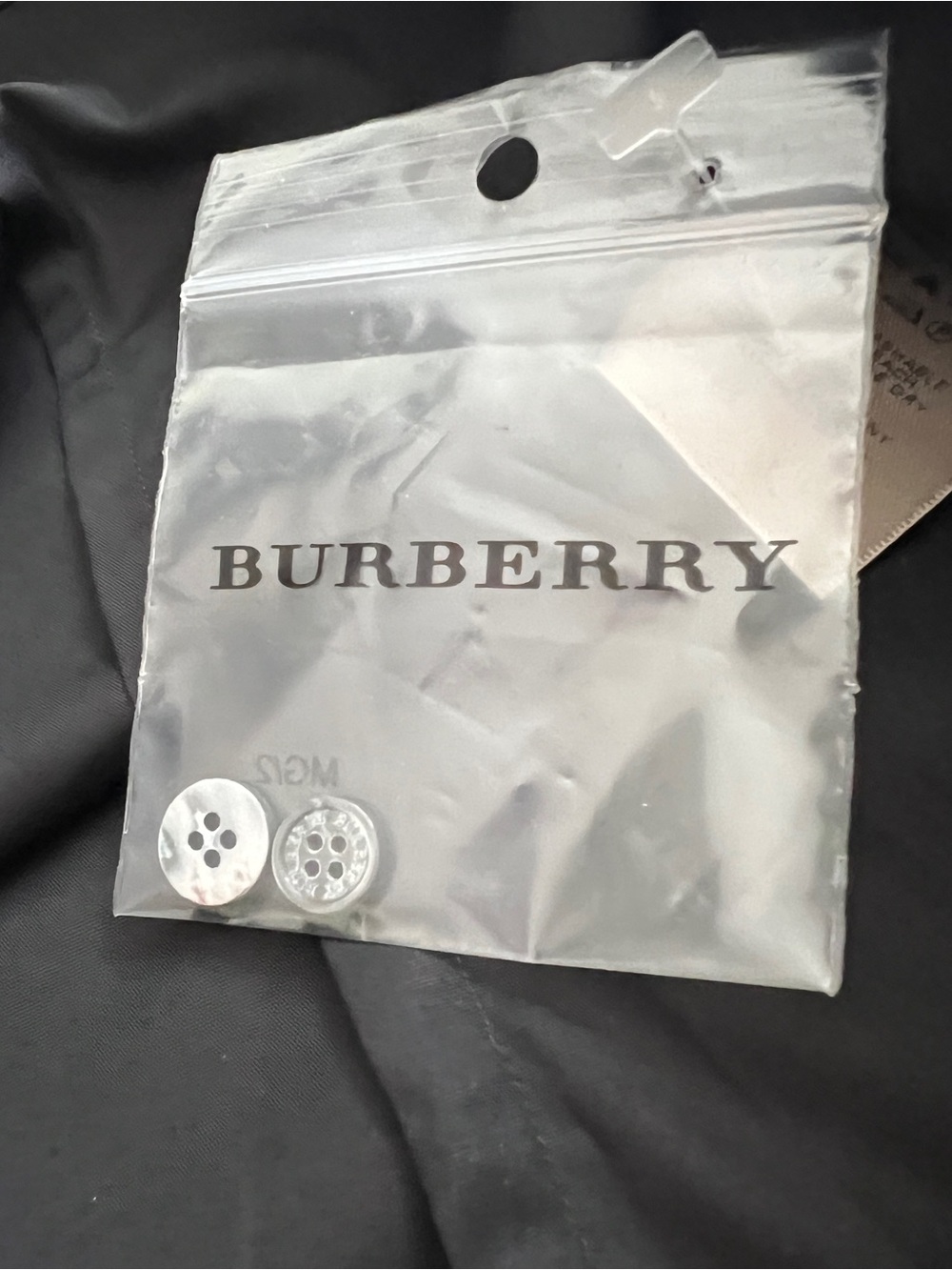 BURBERRY LONDON CHECK WOMEN’S BUTTON DOWN SHIRT, BLACK, NWT. - Picture 9 of 13